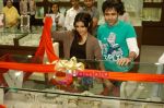 Soha Ali Khan, Emraan Hashmi Promote Tum Mile at Giantti Store in Lower Parel, Mumbai on 14th Nov 2009 (7).JPG